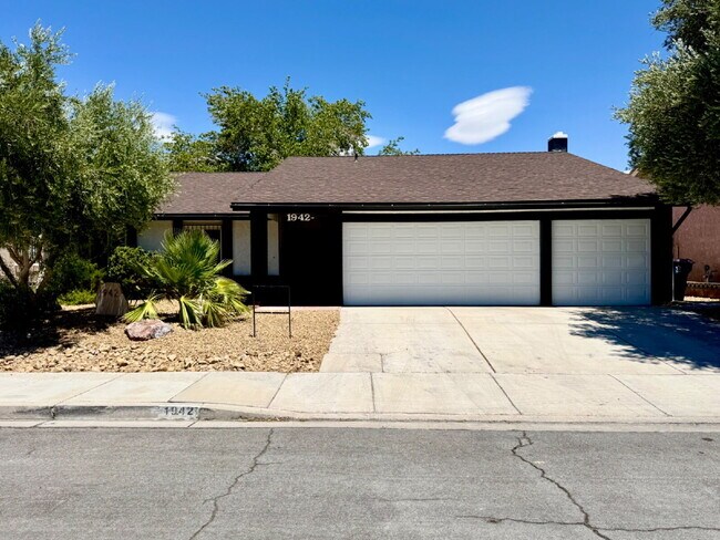 Foto del edificio - $500 Off! Fully Remodeled Home Near The St...