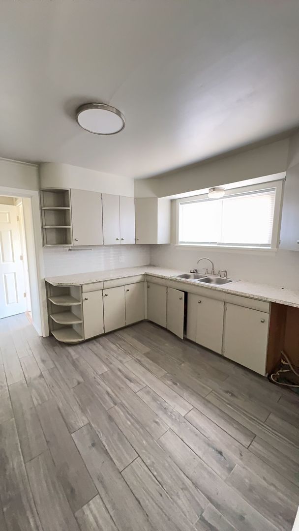 Building Photo - 2913 W Longview Dr