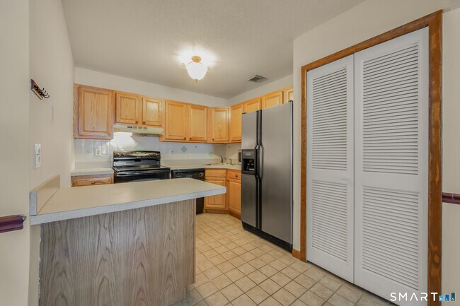 Foto del edificio - 1301 Twin Circle Dr