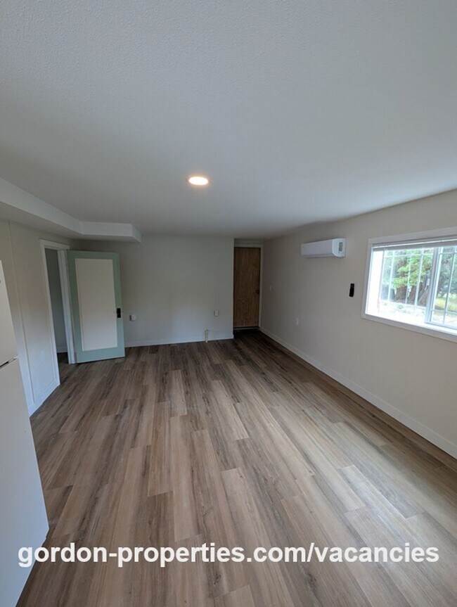 Foto del edificio - Saint Helens OR - downstairs 1 bedroom flat in duplex