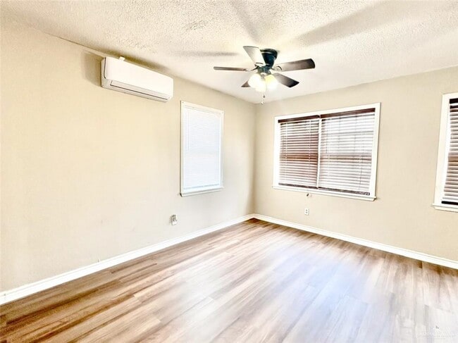 Building Photo - 9 E Schunior St