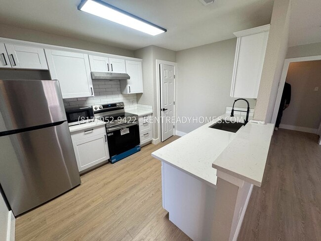 Building Photo - 904 Potomac Dr