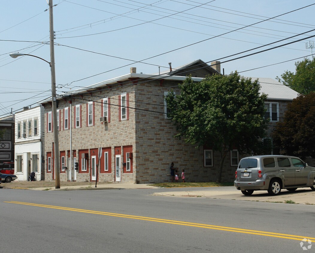 Building Photo - 1001-1007 W Washington St