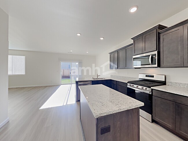 Foto del edificio - 1215 W 17th Ave
