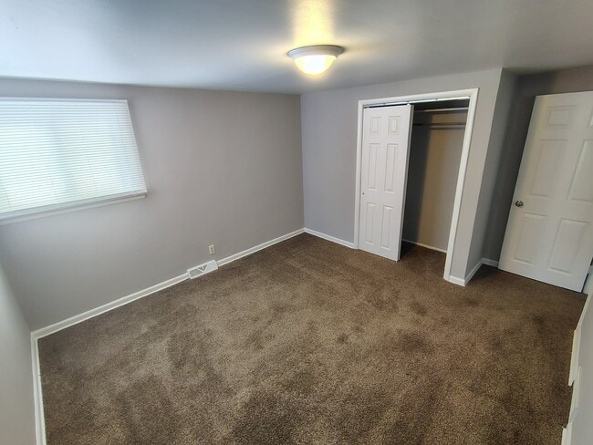 Foto del edificio - 4190 S Linden Rd