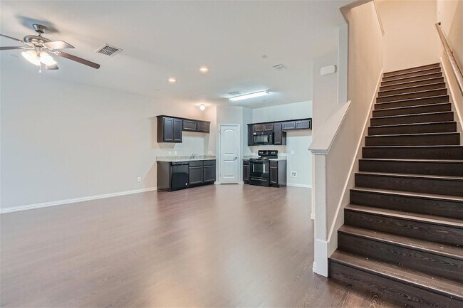 Foto del edificio - 1336 Lake Crest Lane