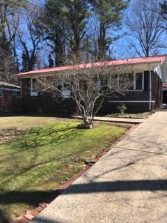Foto principal - 2909 McClellan Blvd