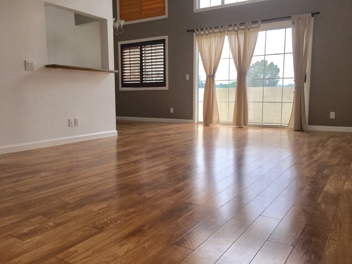 Foto principal - 21529 Saticoy St