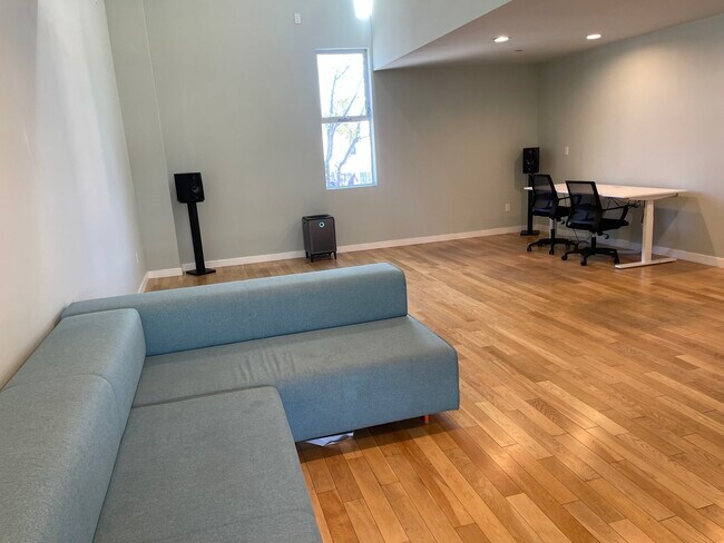 Sala de estar - 2640 Lincoln Blvd