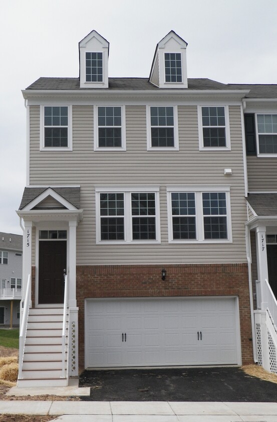 1715 Beacon Ln, Warrington, PA 18976 Townhome Rentals in Warrington