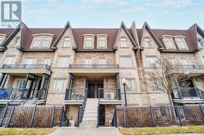 Building Photo - 320 John St.