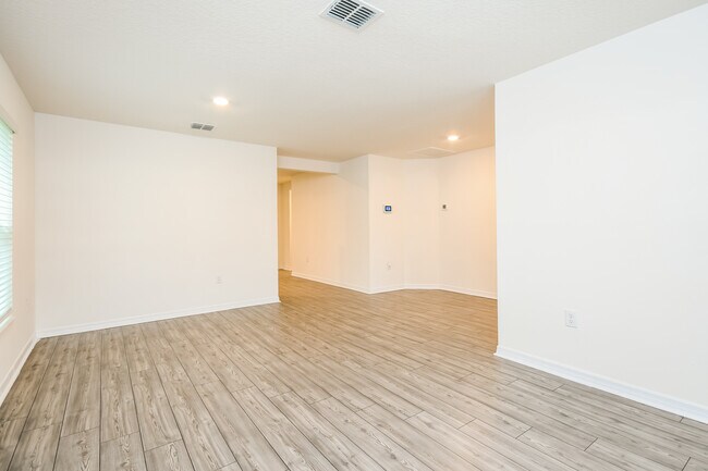 Building Photo - 1628 Tench Ct