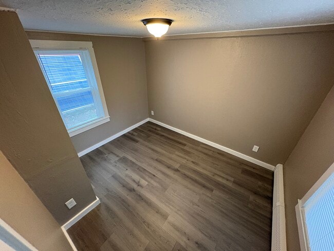 Foto del edificio - 1131 Smithtown Ave