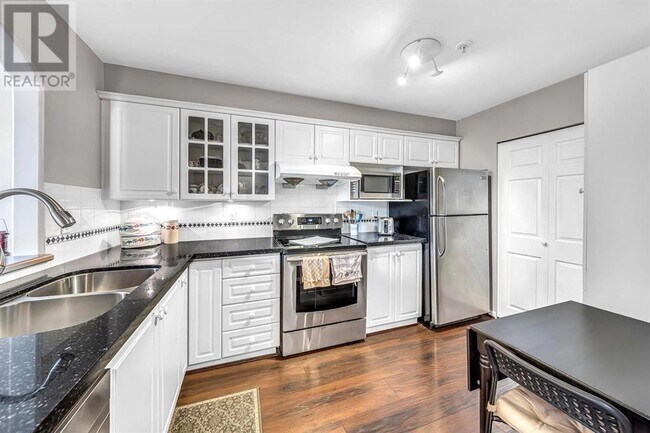 Photo du bâtiment - 5500-5500 Lynas Ln