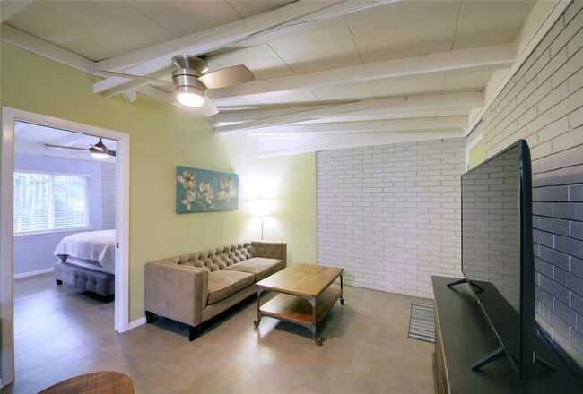 Foto del edificio - 2325 Newfield Ln