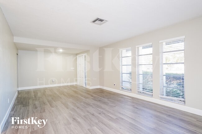 Building Photo - 2529 Shelby Pkwy