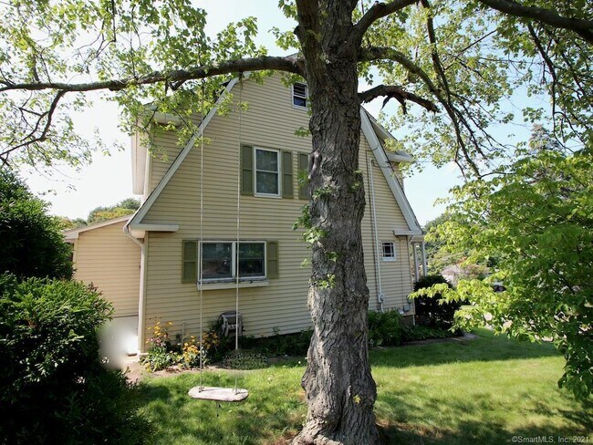 Building Photo - 224 Highland Ave