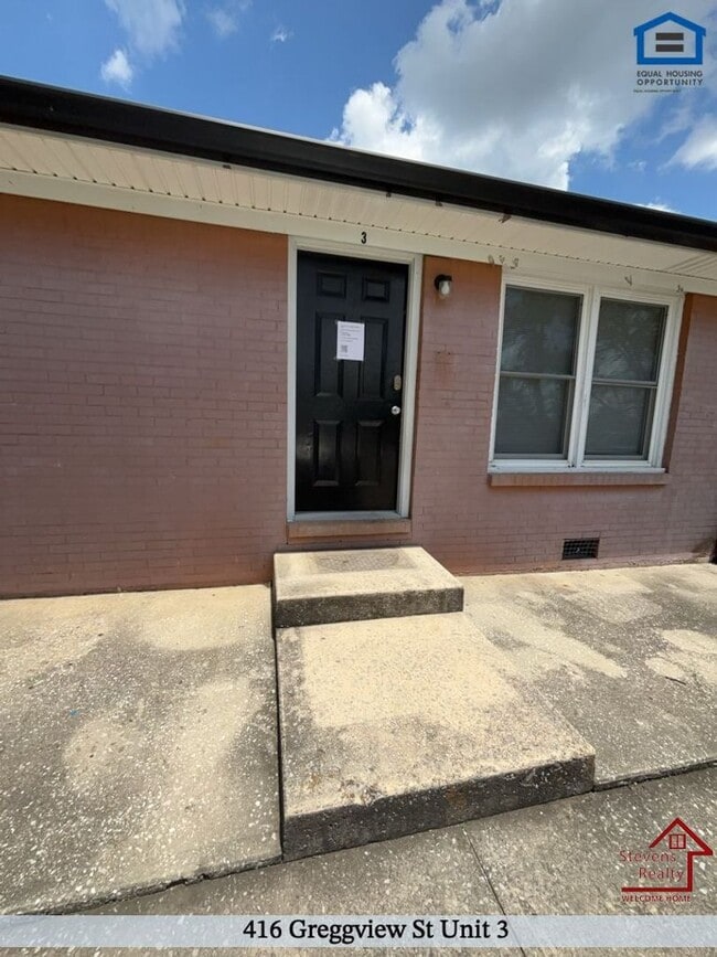 Building Photo - 416 Greggview St