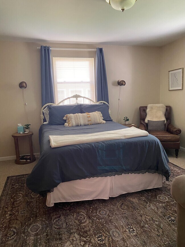 Foto del edificio - 6630 Hazel Ln