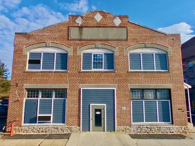 Fleetwood Lofts - Bldg A Entrance - Fleetwood Lofts