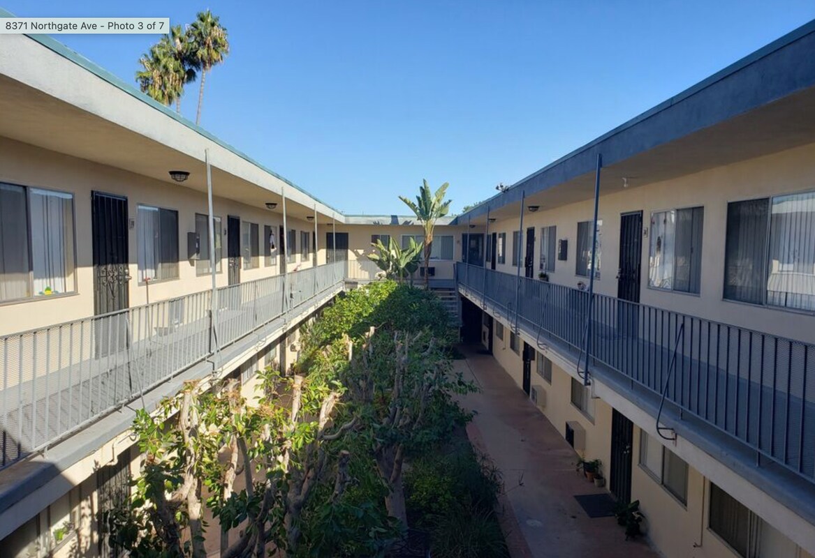 Foto del edificio - 8371 Northgate Ave