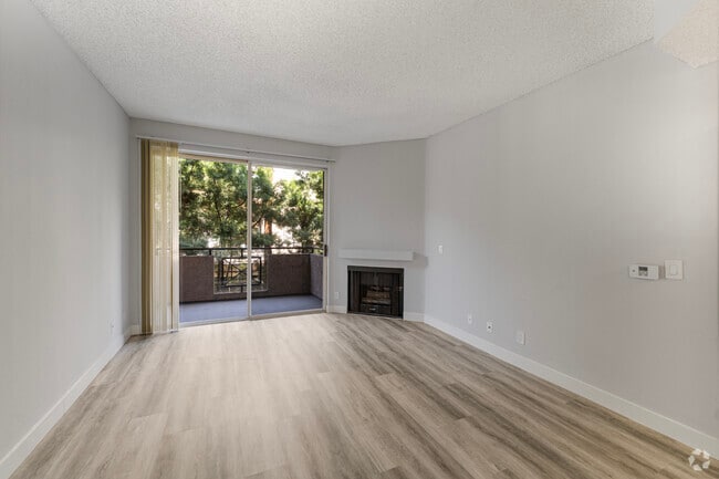 2BR, 2BA - 920SF - Catalina Apartments