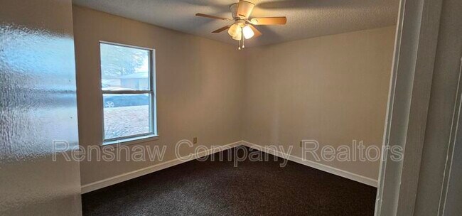 Foto del edificio - 142 Harrison Rd