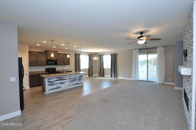 Building Photo - 37450 W Frascati Ave