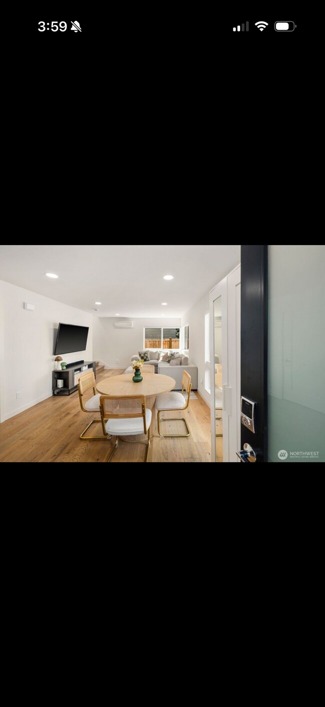 Foto del edificio - 4028 5th Ave NE