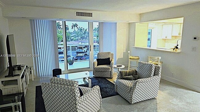 Building Photo - 2715 N Ocean Blvd