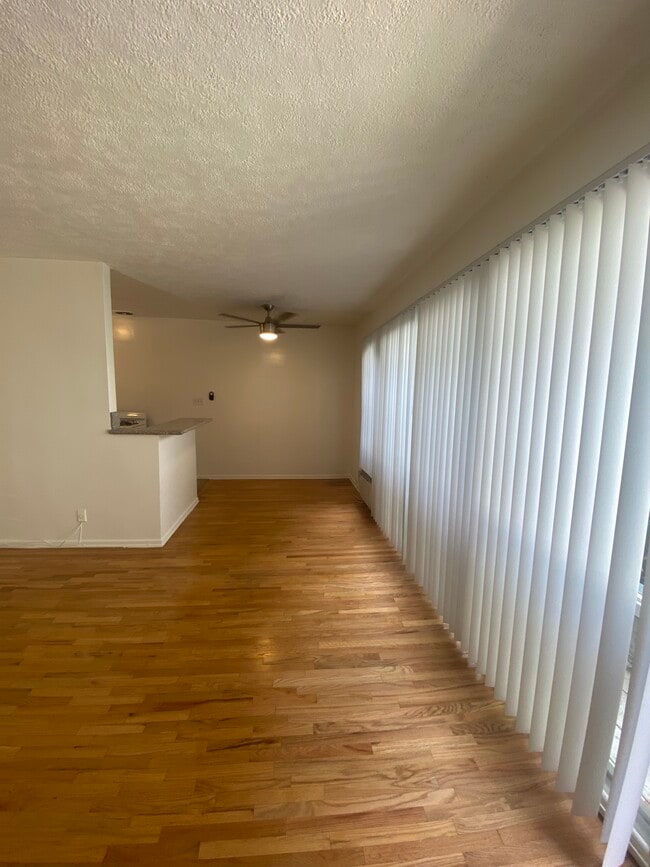 Building Photo - 1428 Havenhurst Dr