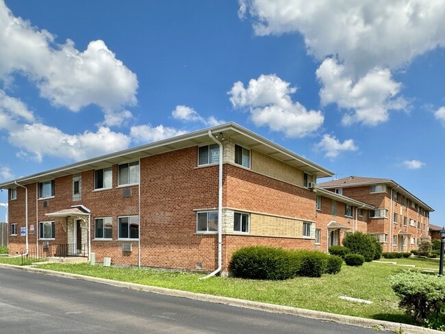 Building Photo - 1420 Carol St