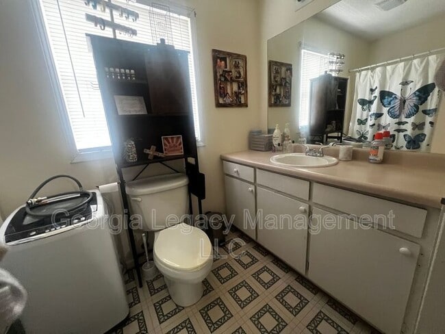 Building Photo - 35 Spring St