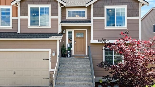 Building Photo - Yelm 4bdr 3bath home in Tahoma Terra w/ ca...