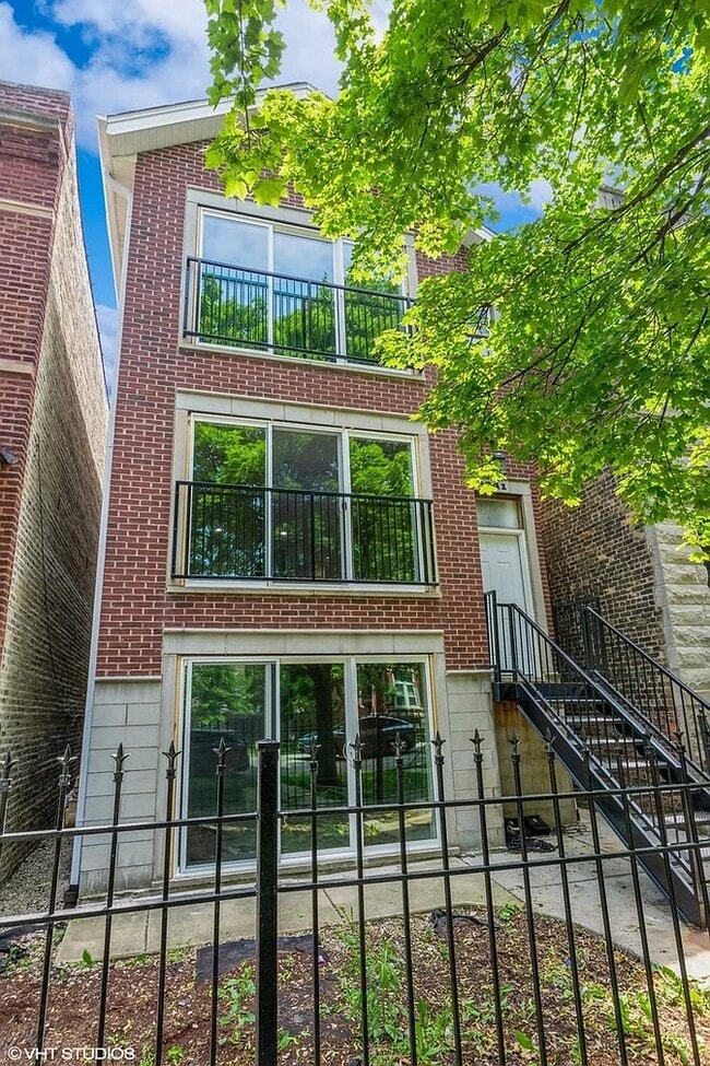 Photo - 3341 W Fulton Blvd Apartment