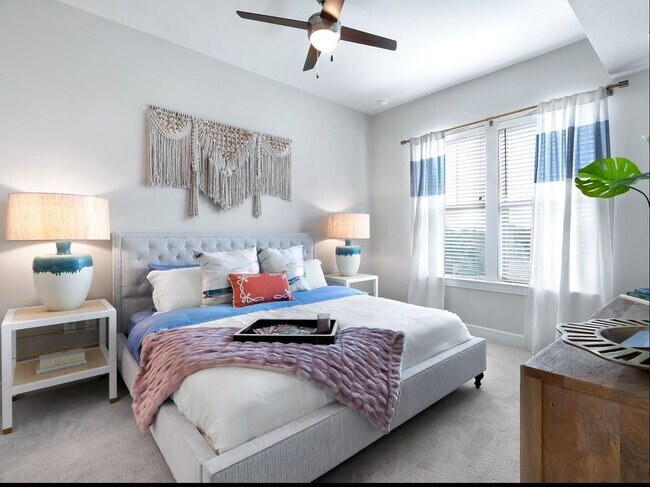 Foto del edificio - 13500 Lyndhurst St