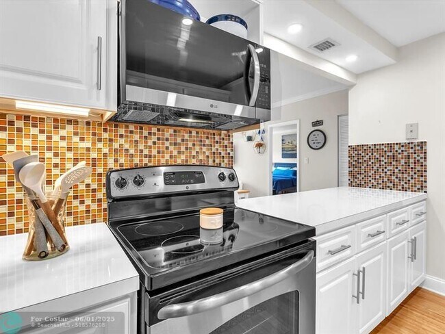 Building Photo - 11111 Biscayne Blvd