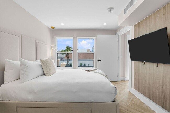 Foto del edificio - 10996 Front Beach Rd