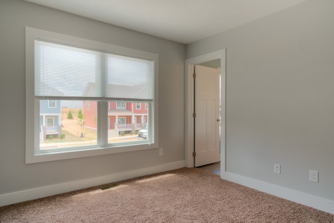 Building Photo - 206 Uptown Trail