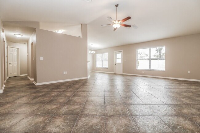 Foto del edificio - 14080 Barlington St