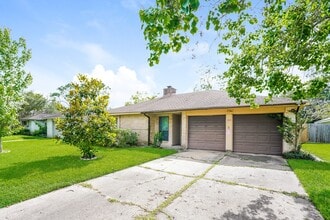 Building Photo - 500 Stoneledge Dr