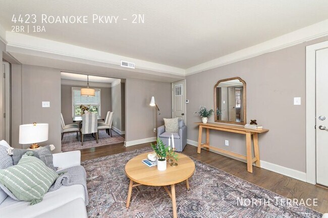 Foto del edificio - 4423 Roanoke Pkwy