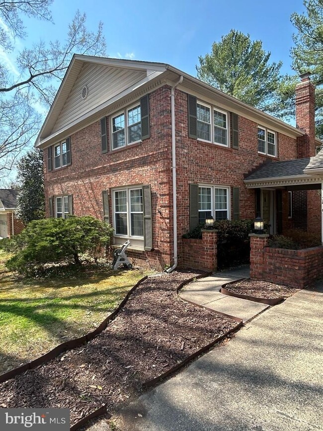 Photo - 3816 Ridgelea Dr (Fairfax, VA) House