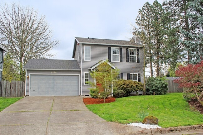 Traditional Modern Home On Cul-De-Sac in Established Beaverton Neighborhood - Traditional Modern Home On Cul-De-Sac in Established Beaverton Neighborhood