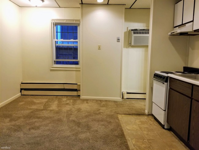 Building Photo - 1 br, 1 bath Apartment - 304 Meyran Avenue