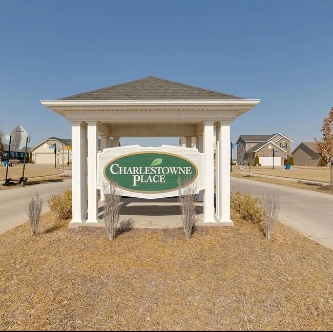 Building Photo - Spacious 4BR House in Saint Charles