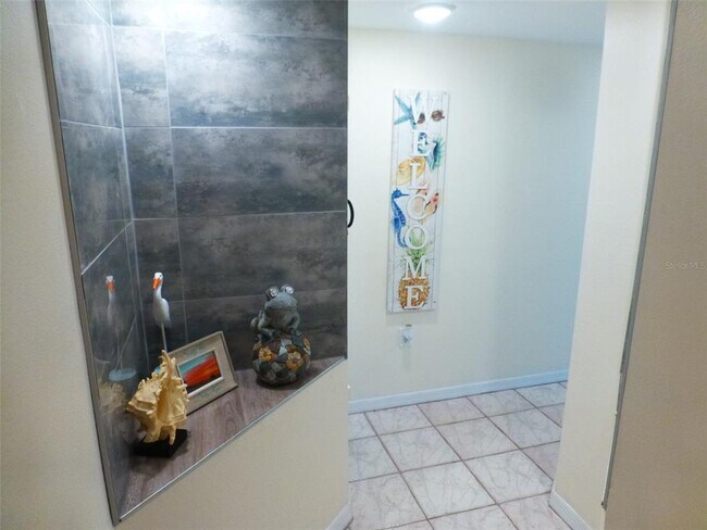 Foto del edificio - 5557 Sea Forest Dr