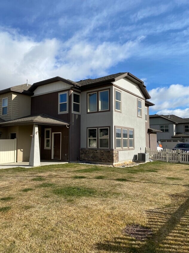 3571 Autumn Colors Dr, Elko, NV 89801 Townhome Rentals in Elko NV