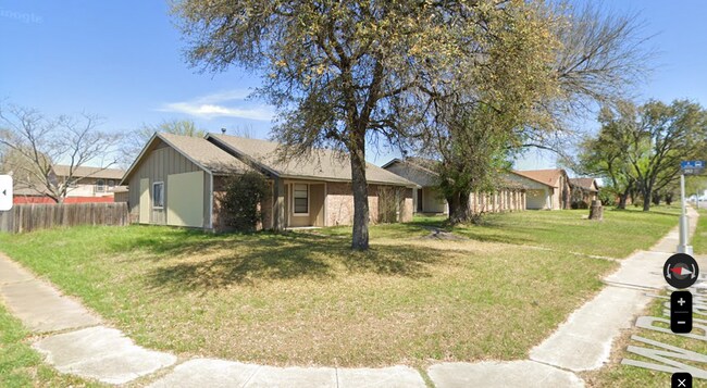 Building Photo - 1430 W Braker Ln