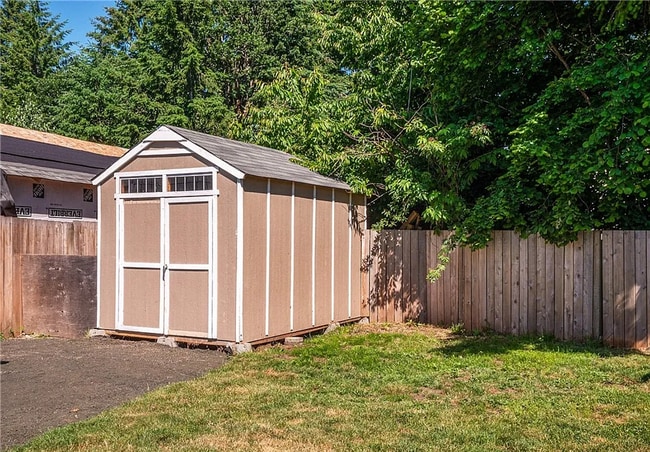 Building Photo - 1141 Pinedrop Loop SE